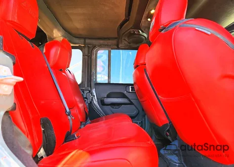 2020 Jeep Wrangler Unlimited Sahara z USA, uszkodzony, nr VIN 1C4HJXEG8LW222351